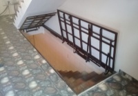 Как сделать люк в полу под углом марша лестницы на второй этаж дома